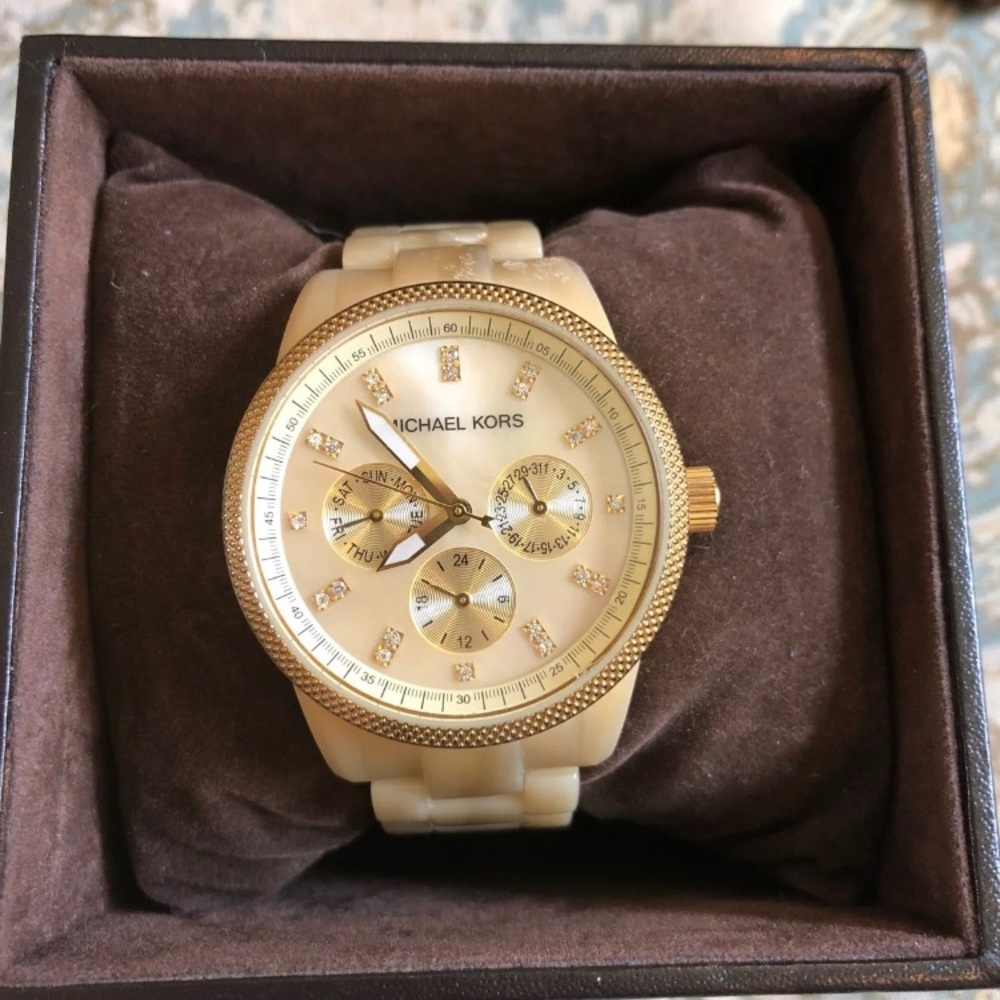 Great condition ivory horn Michael kors watch
